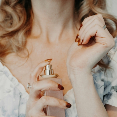Tips &amp; Rekomendasi Memilih Parfum Wanita Tahan Lama 24 Jam