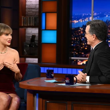 Taylor Swift Berikan Panggilan Romantis untuk Travis Kelce di The Late Show With Stephen Colbert