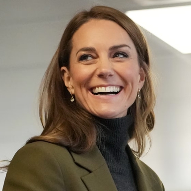 Princess Kate Bagikan Potret Keluarga yang Bermakna Bersama Prince William dan Anak-Anak