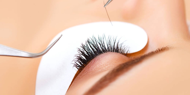 Apakah Eyelash Extension Merusak Bulu Mata Asli Anda?
