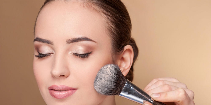 Cara Menjadi Makeup Artist Profesional