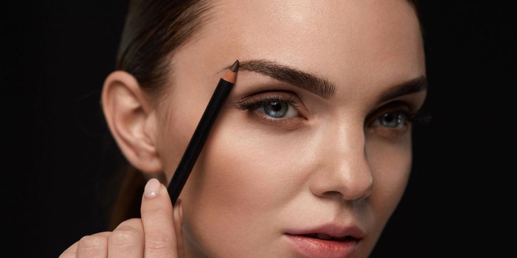 Tips Memilih Warna Pensil Alis Sesuai Warna Rambut