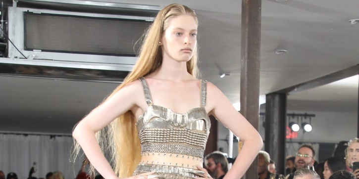 Vivian Wilson, Anak Elon Musk, Resmi Debut Sebagai Model di New York Fashion Week