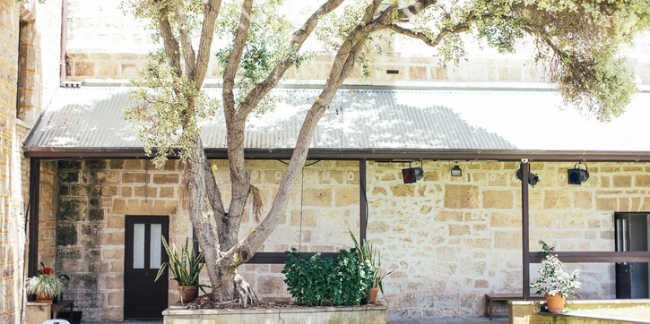 Merancang Hunian yang Bersahabat dengan Bumi