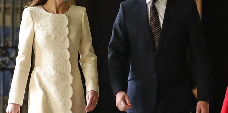 Kate Middleton Mengenakan Gaun Mantel dari Catherine Walker dalam Kunjungannya ke Pusat Vaksinasi di London