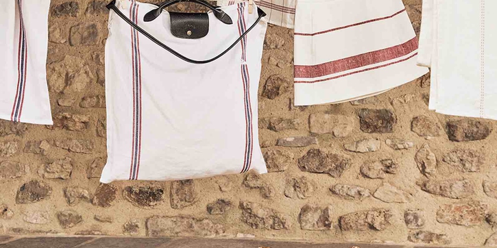 Longchamp Rilis Desain Terbaru untuk Tas Le Pliage Ikonis dalam Motif Torchon