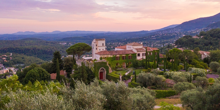 Nikmati Musim Panas di Istana Berlokasi di Riviera, Ch&acirc;teau Saint-Martin & Spa