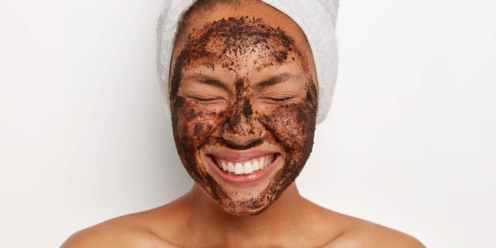 Segarkan Wajah dengan Masker Alami dari Biji Kopi