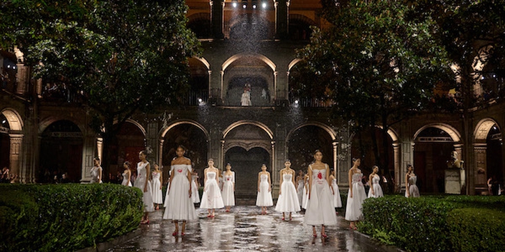 Dior Menggelar Presentasi Koleksi Cruise 2024 di Meksiko