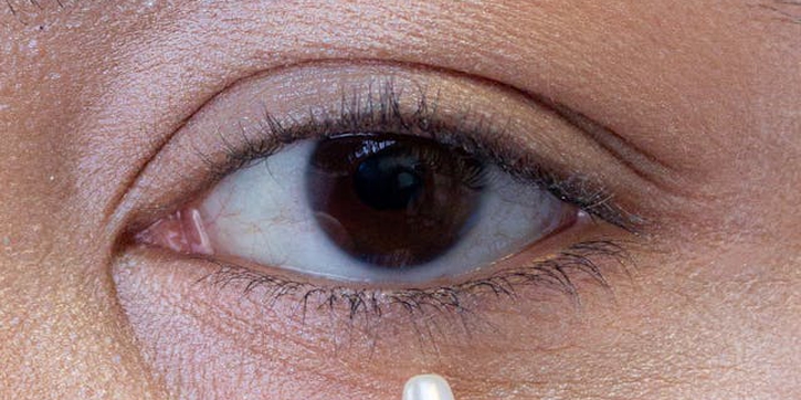 12 Lagu Barat tentang Cinta Tak Memiliki yang Bikin Hati Tersentuh