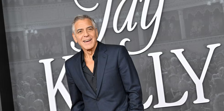 George Clooney Mengungkap bahwa Putranya Berdandan sebagai Batman untuk Halloween
