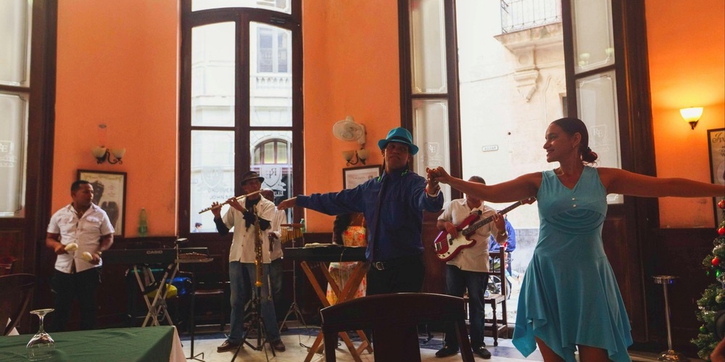 12 Cara Menikmati Live Music di Kafe atau Restaurant