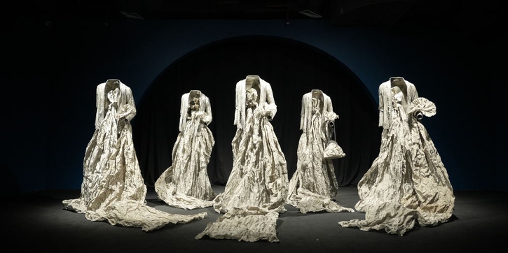 Artina Sarinah Angkat Ragam Nusantara Lewat Pameran Seni Kontemporer Pertamanya