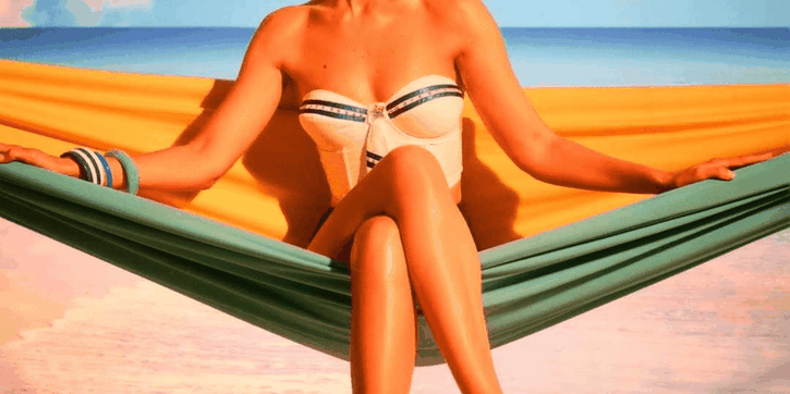 Gigi Hadid Membagikan 5 Item Esensial untuk Menghadapi Musim Panas Ini