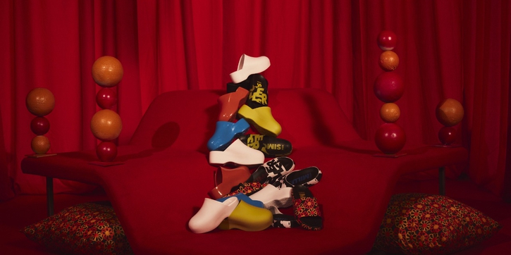 Koleksi Edisi Terbatas Melissa dengan Desainer Simon Miller