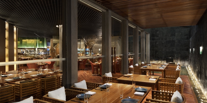 C&rsquo;s Steak and Seafood Grand Hyatt Mendatangkan Chef Michelin Star, Denis Lucchi