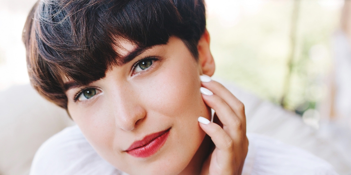 Rahasia Perawatan Kulit Terbaik untuk Wanita Usia 50-an agar Tetap Bercahaya