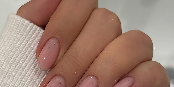 Russian Manicure: Tren Kuku Paling Bersih dan Minimalis yang Dapat Gantikan Gel Tradisional