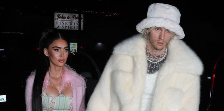 Tampilan Korset & Rok Mini Berpayet Megan Fox Saat Kencan