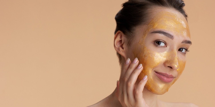 Cara Praktis Membuat Masker Kunyit yang Aman Tanpa Noda Kuning di Kulit