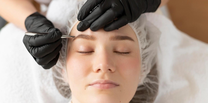 Perbedaan Microblading atau Microshading: Teknik Alis Mana yang Cocok untuk Anda