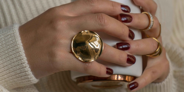 Inspirasi Desain Nail Art Maroon Mewah