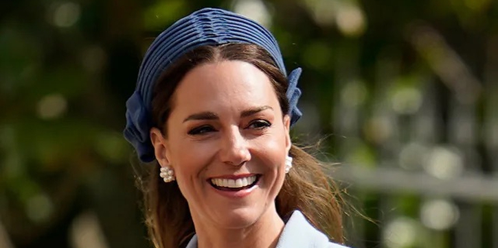 Kate Middleton Mengenakan Kembali Busana Berwarna Baby Blue untuk Ibadah Paskah