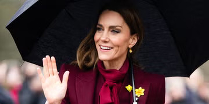 Putri Kate Jadikan Merah Sebagai Warna Paling Anggun Dalam Tampilan Monokrom Terbaru