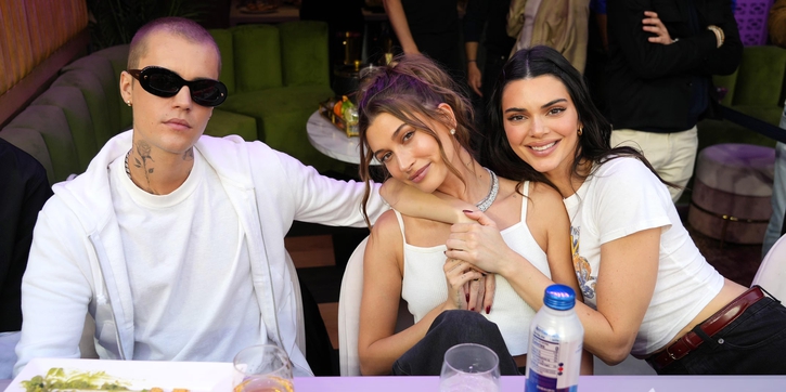 Kendall Jenner, Hailey dan Justin Bieber Nikmati Momen &ldquo;Friend Date&rdquo; di Los Angeles