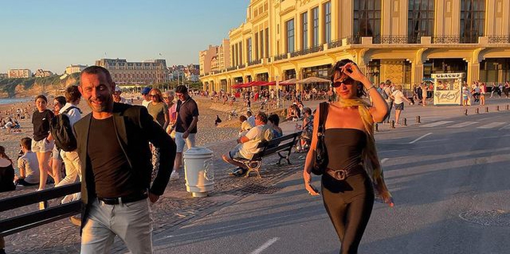 Bella Hadid Memberikan Sentuhan Modern pada Keanggunan Era &lsquo;50-an di Tampilan Terbarunya