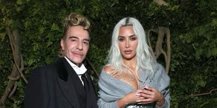 10 Kolaborasi Terbaik Sepanjang Masa Kim Kardashian dan John Galliano
