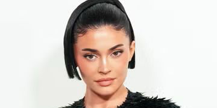 Kylie Jenner Mengubah Rumahnya Menjadi Suasana Musim Dingin yang Memukau untuk Natal