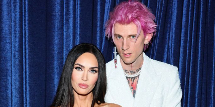 Gaun Lateks Berwarna Red Hot yang Dikenakan Megan Fox ke Pemutaran Perdana Taurus Bersama Machine Gun Kelly