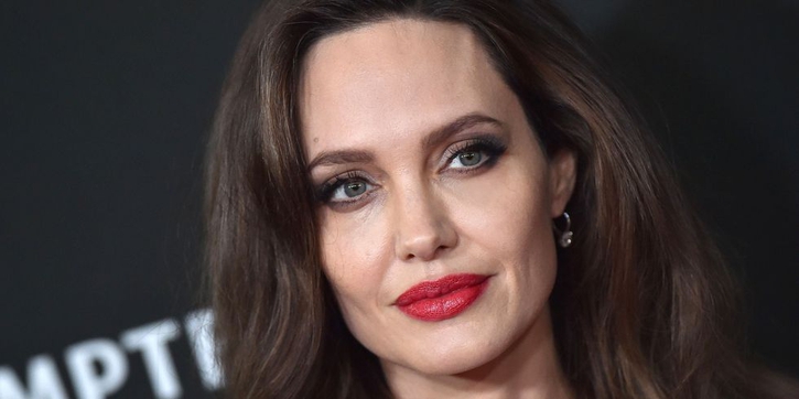 Simak Rahasia Perawatan Kulit Angelina Jolie Sekarang!