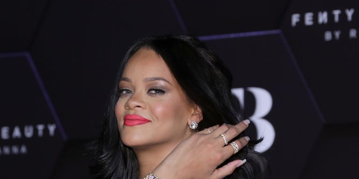Rihanna Melansir Maskara Fenty Beauty Terbaru di Awal Tahun