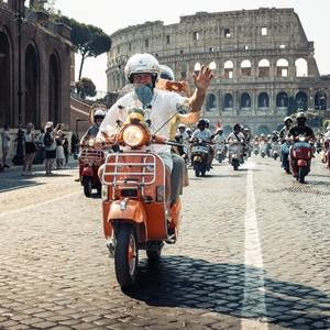 Roma Jadi Saksi Perayaan 80 Tahun Vespa yang Satukan 67 Negara