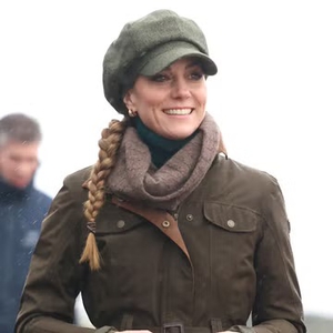 Kate Middleton Tampil dengan Nuansa Alam lewat Palet Cokelat dan Hijau