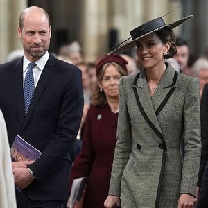 Putri Kate Tampil Memukau dengan Topi Jerami Bertepi Lebar yang Fantastis
