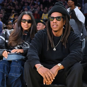 Blue Ivy Jadi Remaja Terkeren Saat Menonton Lakers Bersama Jay-Z