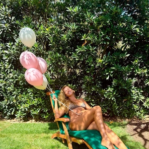 Gisele B&uuml;ndchen Rayakan Ulang Tahun ke-46 Lewat Potret Bikini Bernuansa Hangat