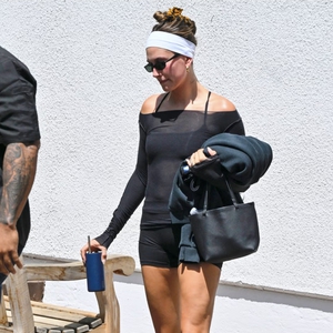 Hailey Bieber Sebut Pilates &ldquo;Sudah Lewat Zamannya&rdquo;