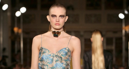 Motif Flora dan Kombinasi Warna pada Dior Cruise 2017