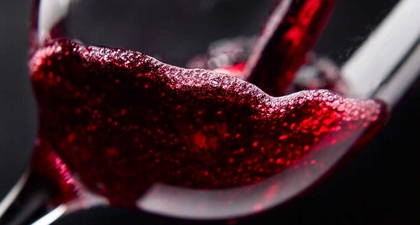 Fakta dan Tips Menarik Minum Wine saat di Pesawat