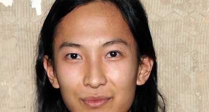 Karl Lagerfeld Merestui Alexander Wang untuk Balenciaga