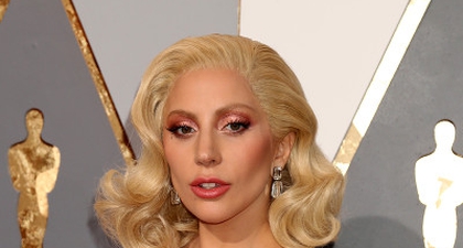 Lady Gaga Bintangi Film Arahan Bradley Cooper