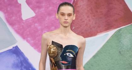 Schiaparelli Resmi Bergelar Haute Couture