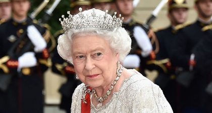 Aksesori Favorit Ratu Elizabeth II