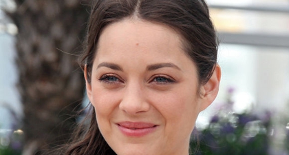Marion Cotillard Merancang Tas Dior