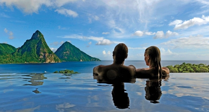 Anniversary Trip ke Santa Lucia