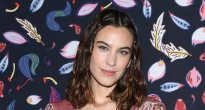 Alexa Chung Ternyata Sangat Suka dengan Skincare Korea Ini!